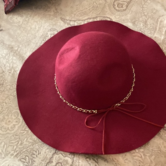 Red felt floppy hat - Picture 8 of 8